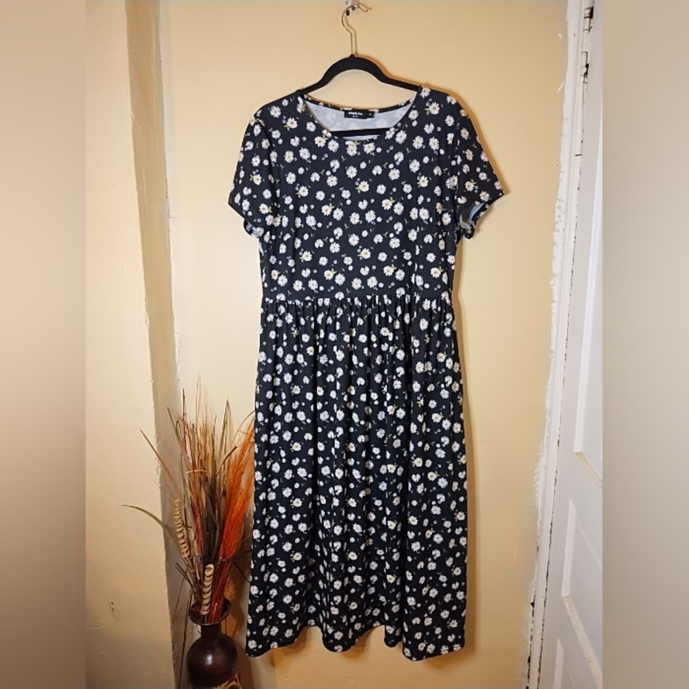 Simple Be. Floral Black Dress W/ Yellow & White Daisies & pockets UK 18 US 14